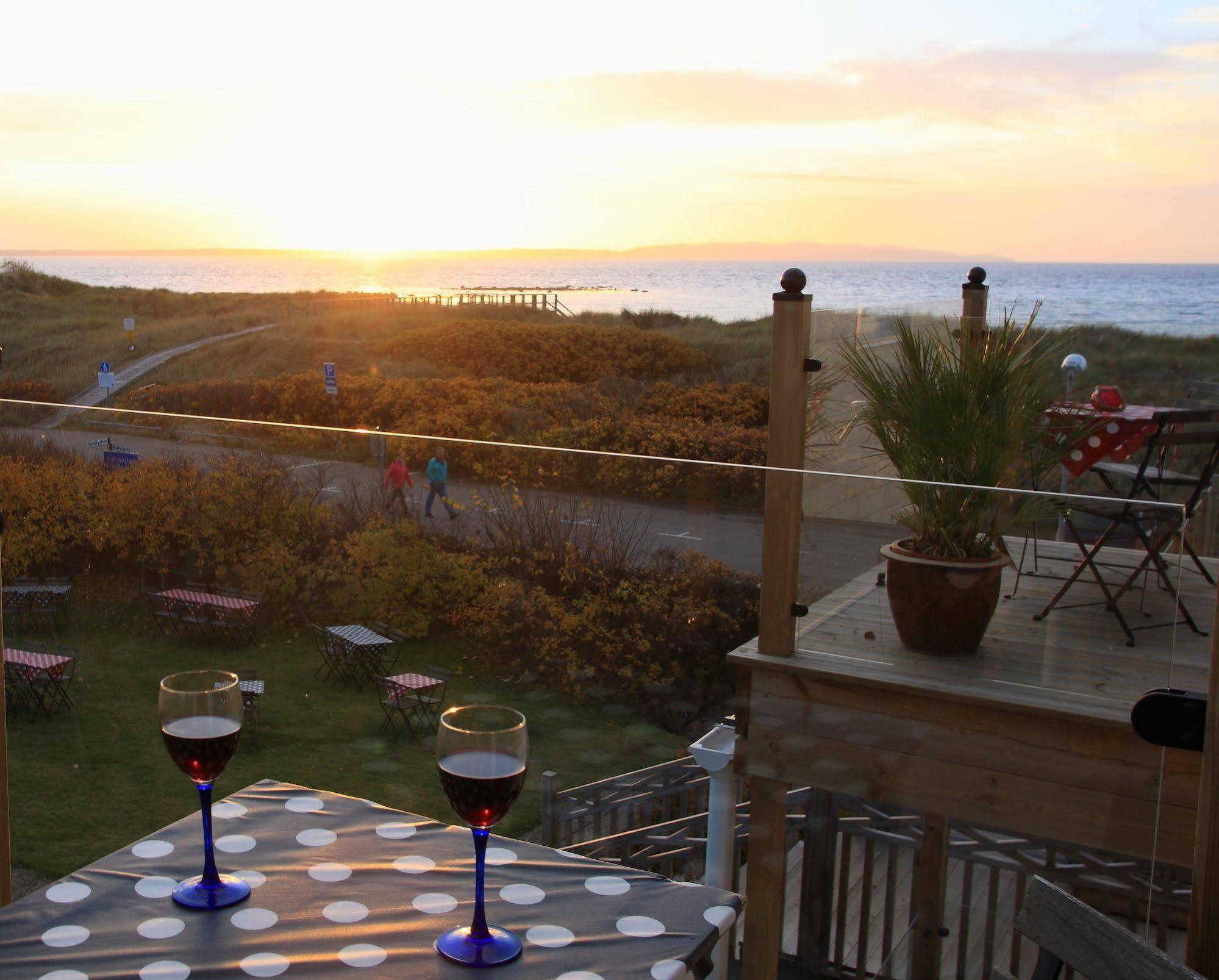 Vejby Strand Hotel Vejbystrand Екстериор снимка